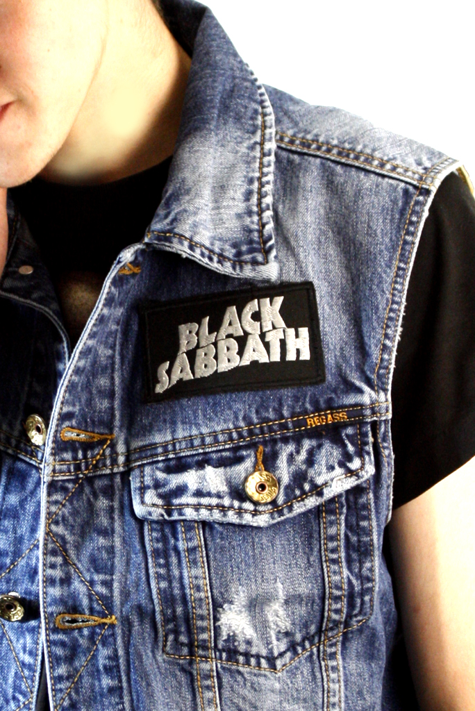 Жилет джинсовый с нашивками Black Sabbath HIM - фото 2 - rockbunker.ru