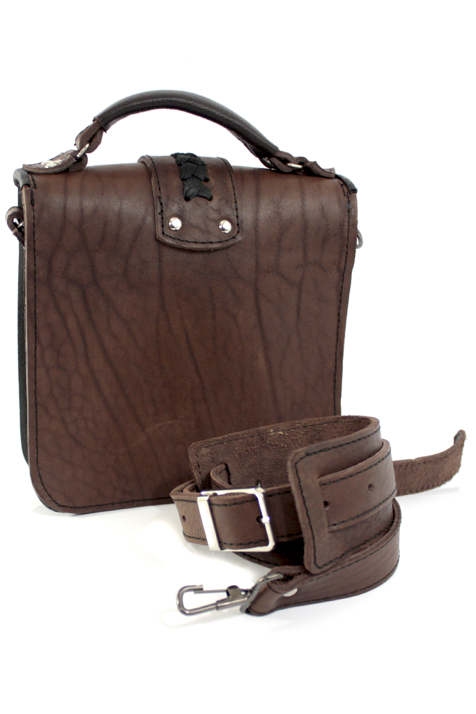 Кожаная сумка с плетенкой коричневая - фото 4 - rockbunker.ru