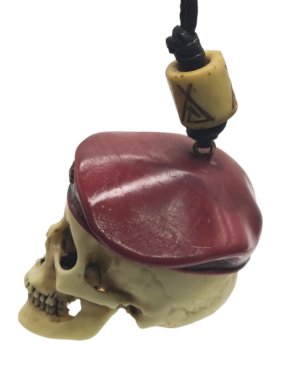 Кулон Череп в берете красный - фото 2 - rockbunker.ru