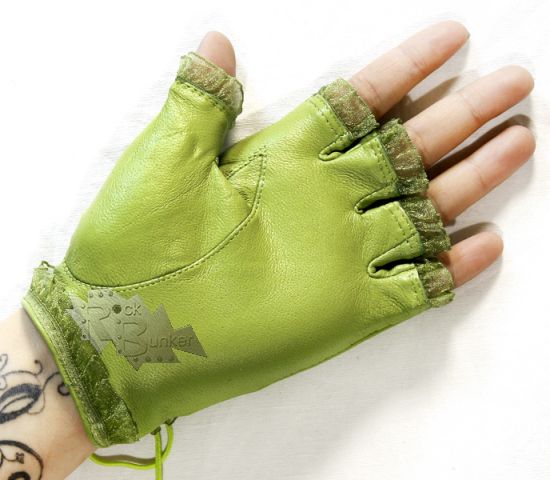 Перчатки кожаные без пальцев женские с кружевами на шнуровке черные - фото 9 - rockbunker.ru