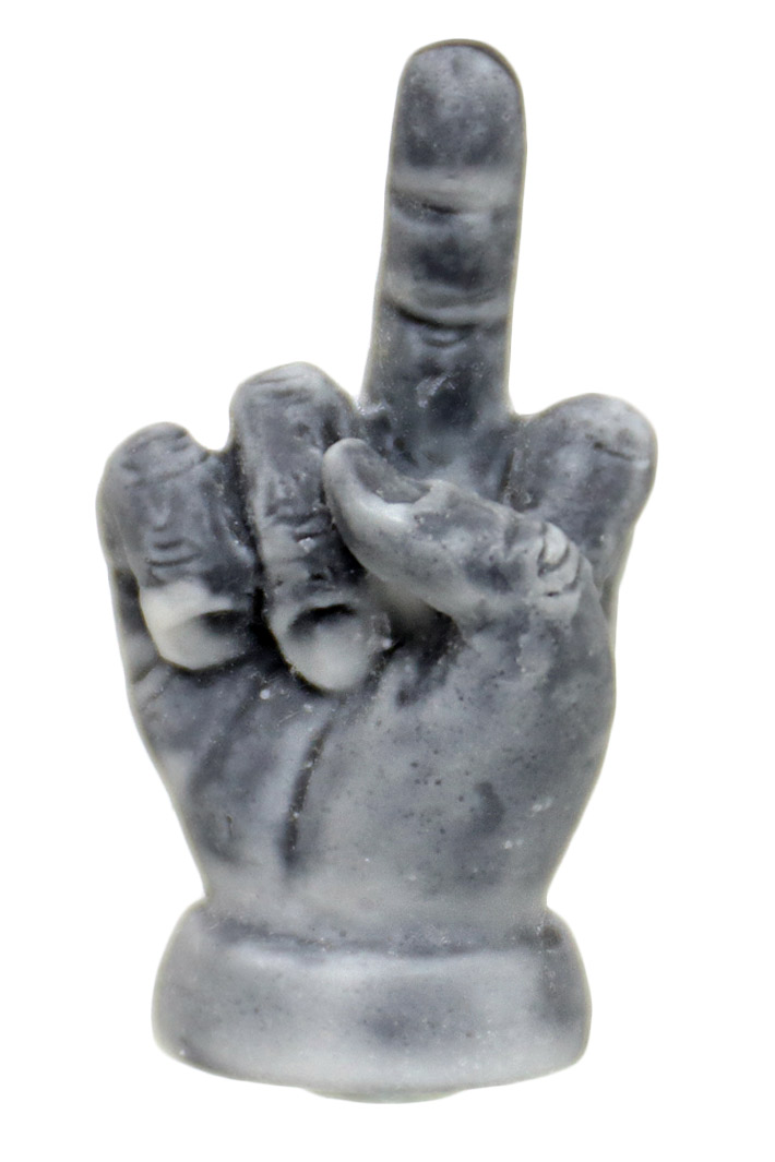Сувенир магнит жест руки объемный - фото 1 - rockbunker.ru