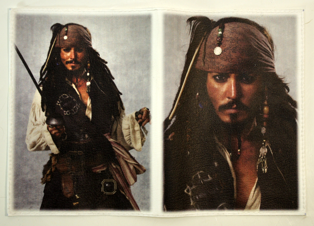 Обложка Пираты Карибского моря Джек Воробей для паспорта - фото 2 - rockbunker.ru