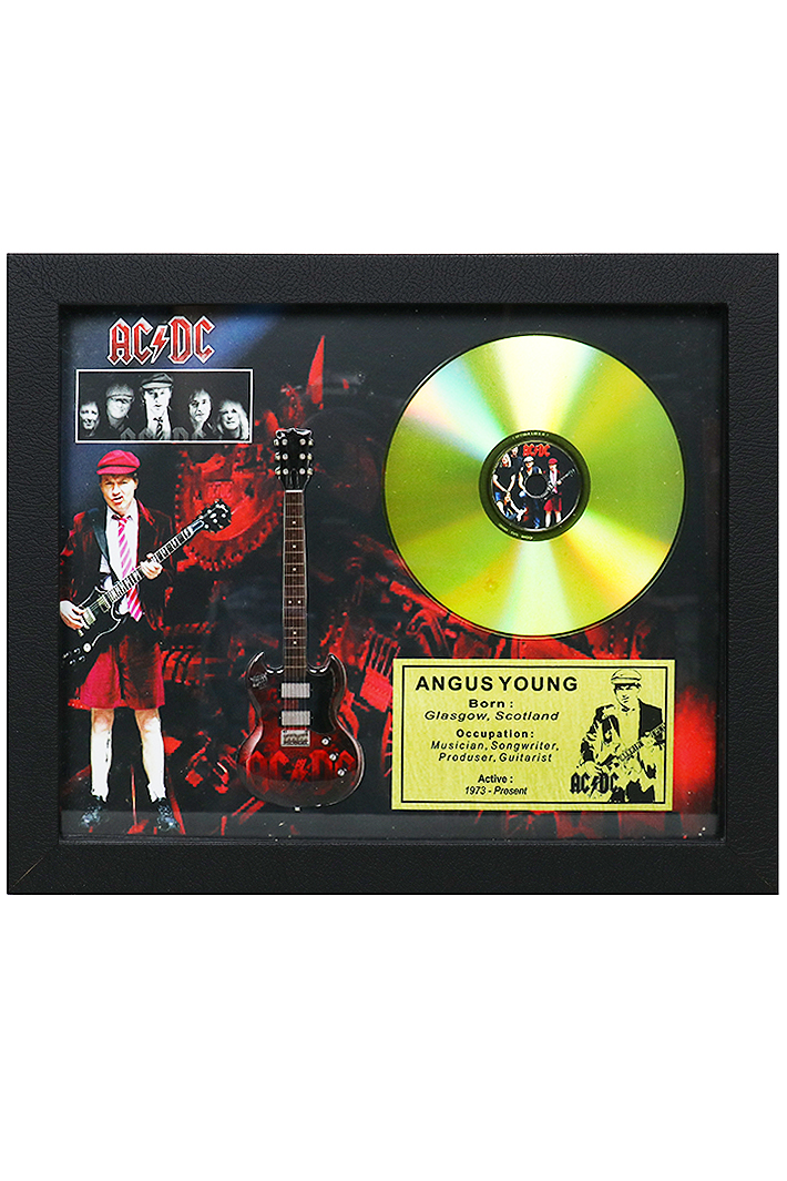Сувенирный набор золотой диск AC/DC Angus Young - фото 1 - rockbunker.ru