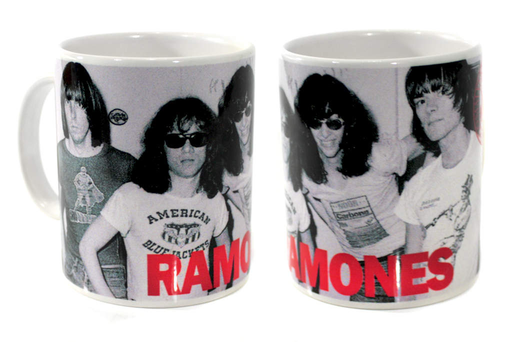 Кружка Ramones - фото 1 - rockbunker.ru