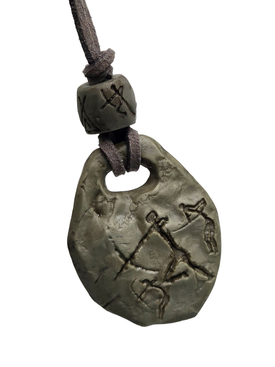 Кулон Наскальный Рисунок "Охотник" - фото 1 - rockbunker.ru