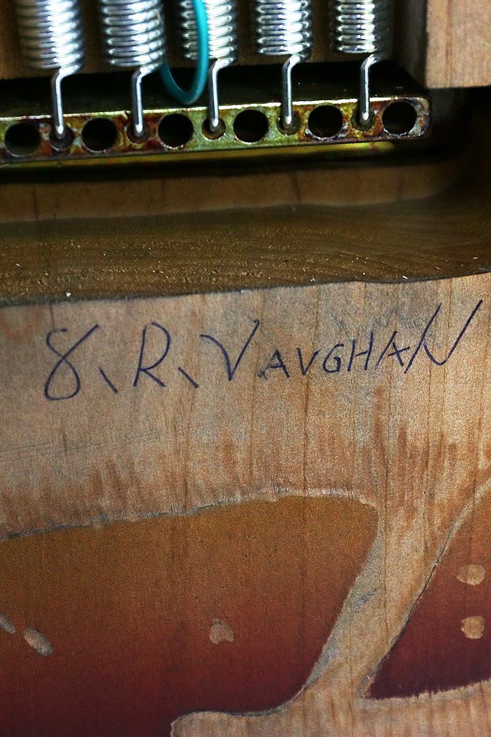 Электрогитара Fender Stevie Ray Vaughan Stratocaster - фото 5 - rockbunker.ru