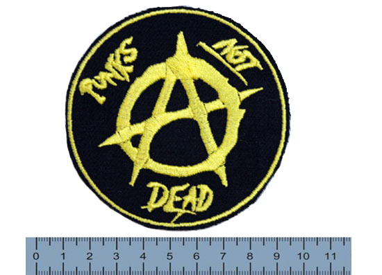 Нашивка RockMerch Punks not Dead - фото 1 - rockbunker.ru