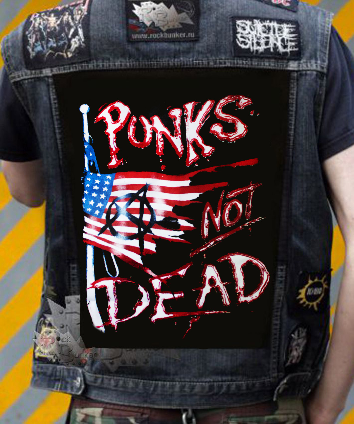 Нашивка Punks Not Dead - фото 1 - rockbunker.ru