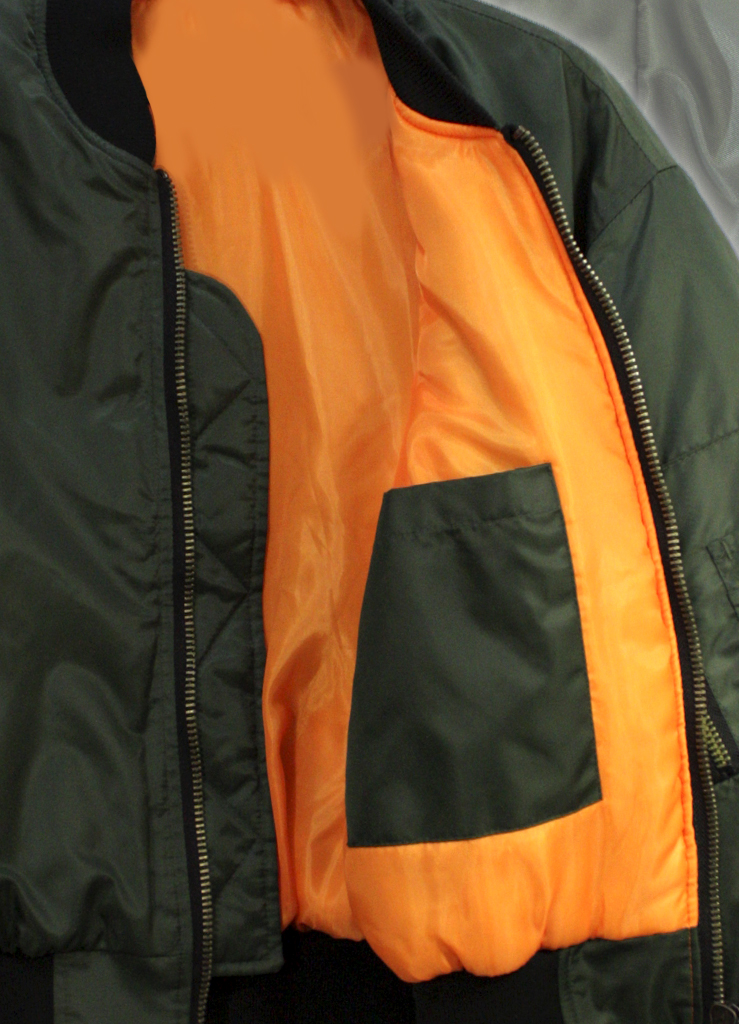 Бомбер зеленого цвета с оранжевой подкладкой - фото 4 - rockbunker.ru
