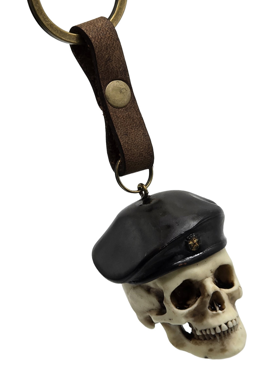 Брелок Череп В Черном Берете - фото 1 - rockbunker.ru