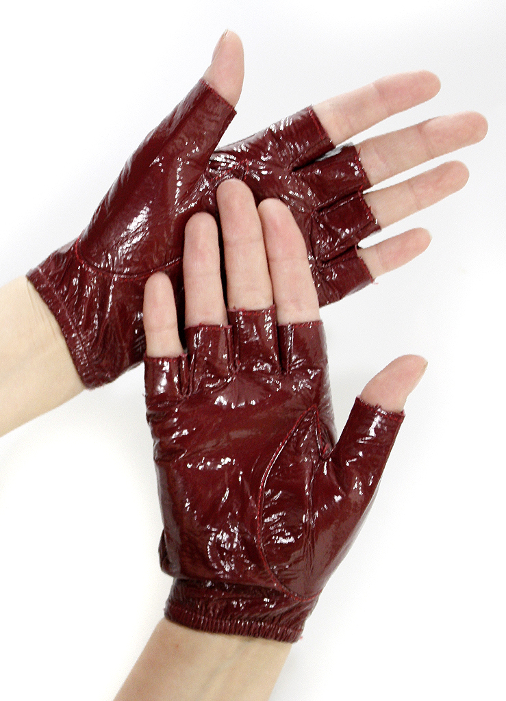 Перчатки кожаные без пальцев женские лакированные на кнопке - фото 1 - rockbunker.ru