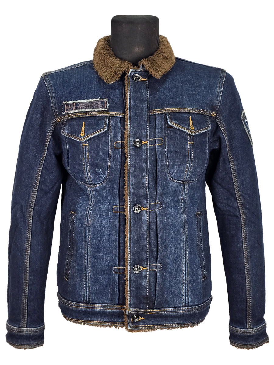 Куртка джинсовая на меху с нашивками - фото 1 - rockbunker.ru