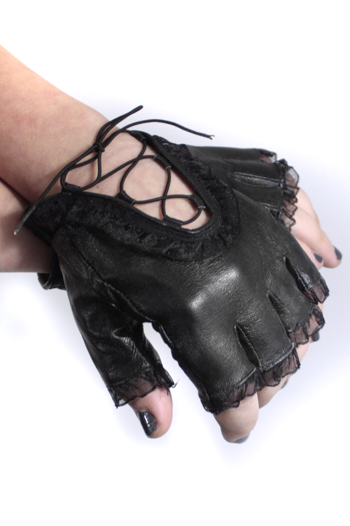 Перчатки кожаные без пальцев женские с кружевами на шнуровке черные - фото 3 - rockbunker.ru