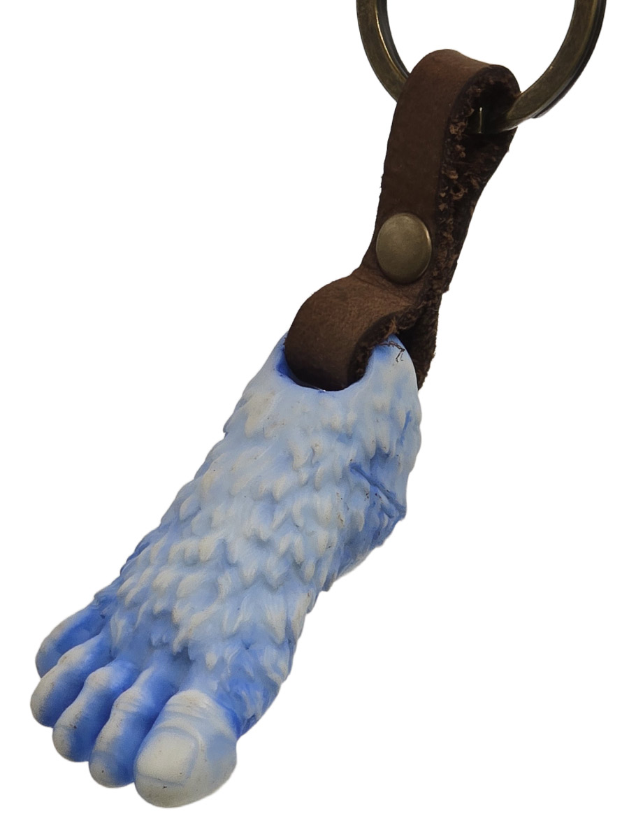 Брелок Лапа Йети - фото 2 - rockbunker.ru