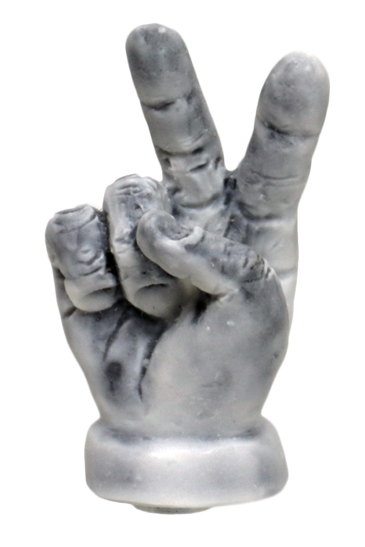 Сувенир магнит жест руки объемный Victory - фото 1 - rockbunker.ru