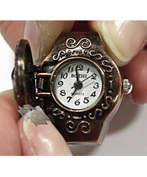 Часы-кольцо Череп - фото 2 - rockbunker.ru