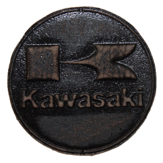 Нашивка кожаная Kawasaki чёрная - фото 3 - rockbunker.ru