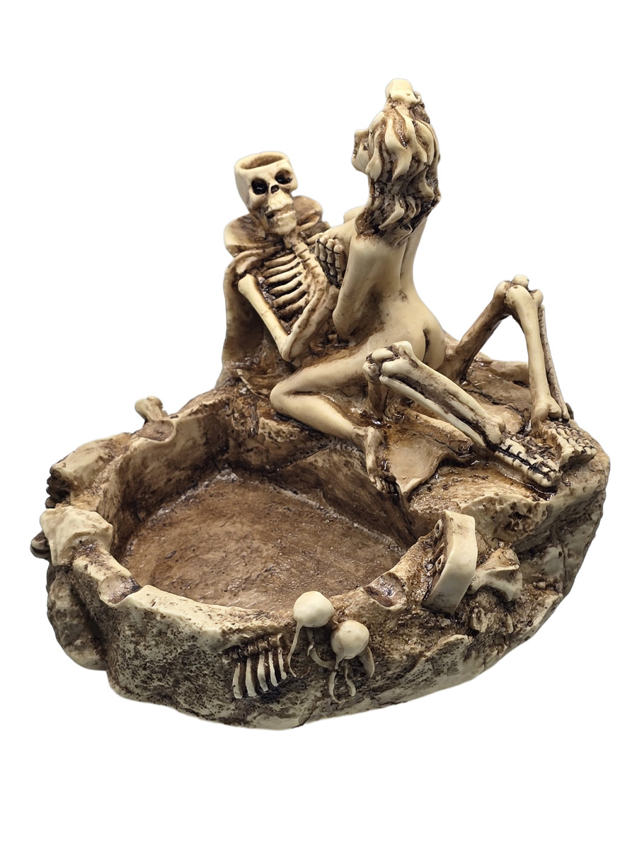Пепельница Скелет с Девушкой - фото 2 - rockbunker.ru