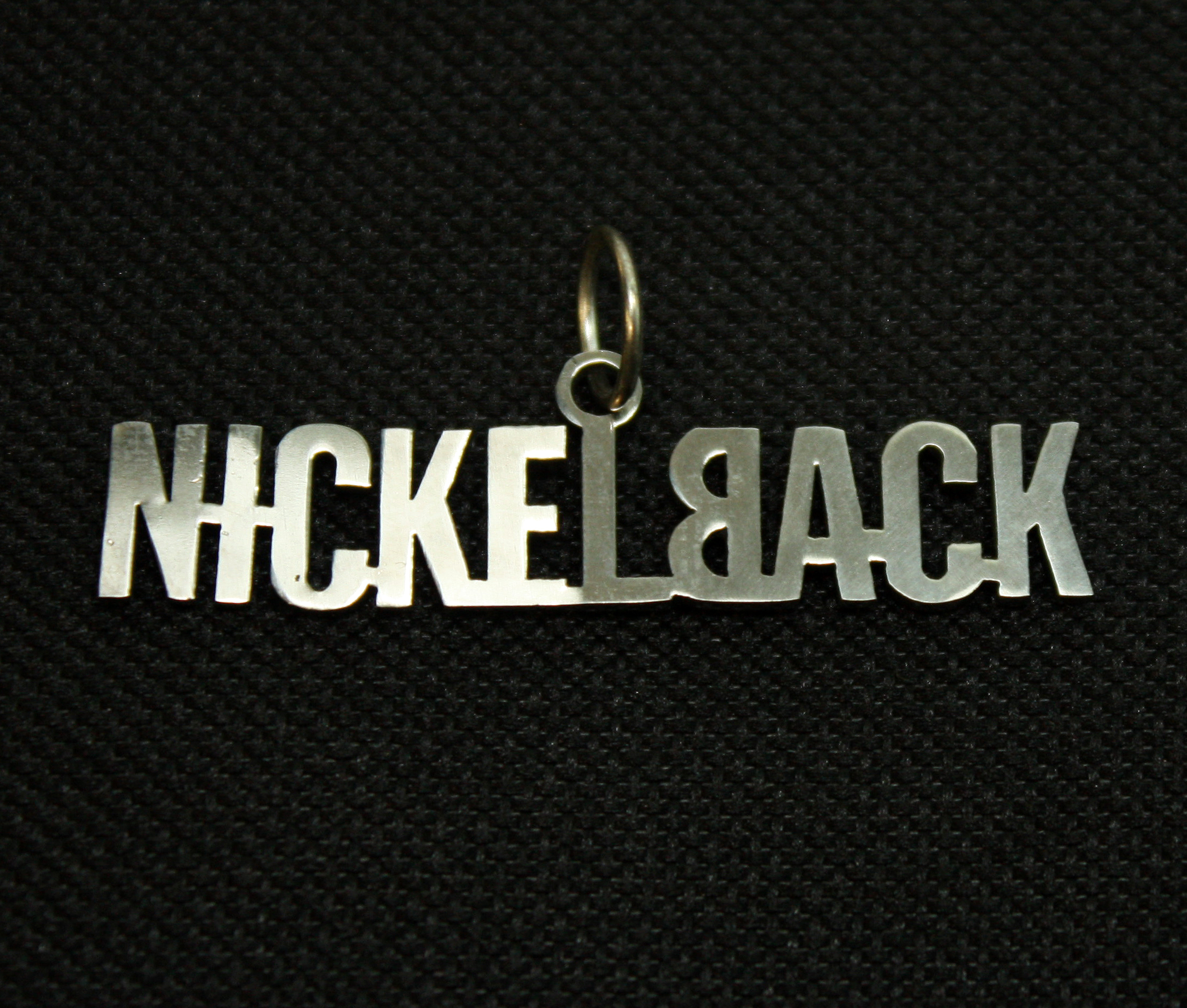 Кулон Nickelback - фото 2 - rockbunker.ru