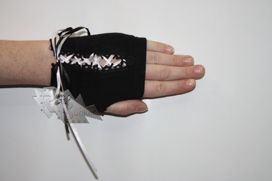 Перчатки-митенки Arm Warmer с кружевами и лентами - фото 4 - rockbunker.ru