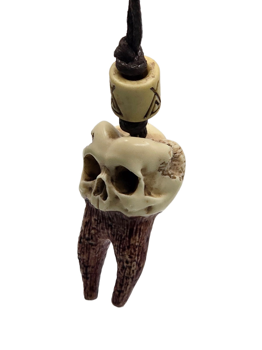 Кулон Зуб Кариес - фото 2 - rockbunker.ru