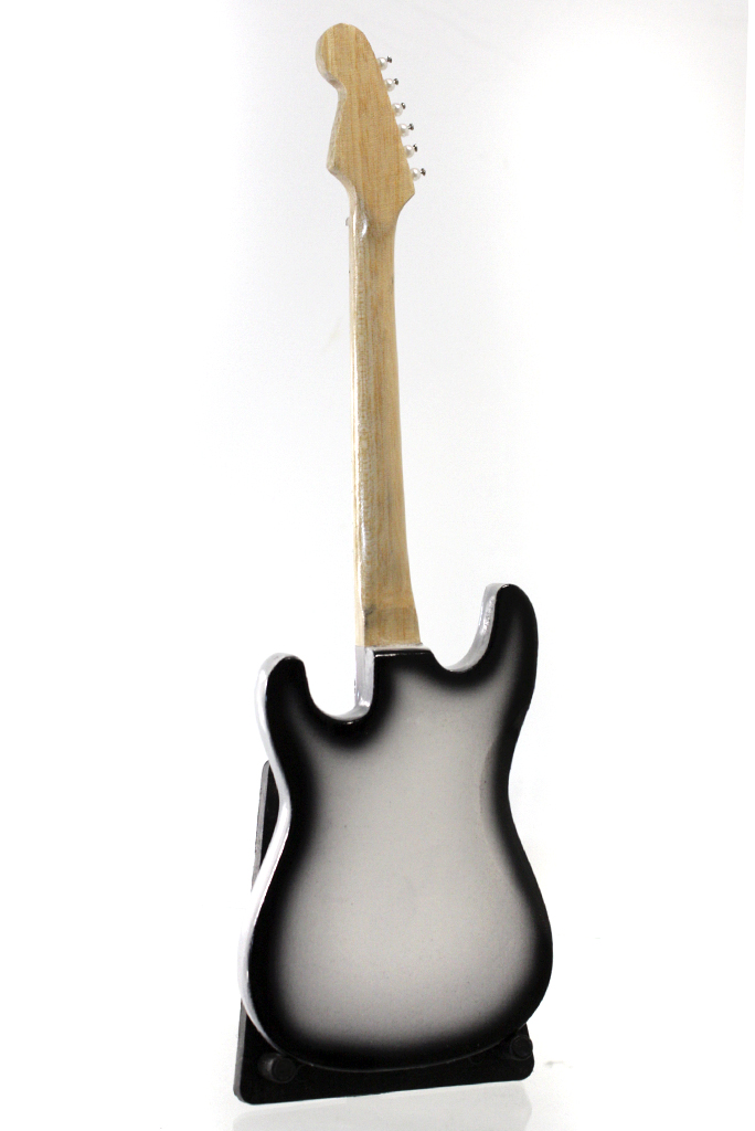 Сувенирная копия гитары Fender Stratocaster The Rolling Stones - фото 3 - rockbunker.ru